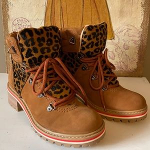 🆕 Schutz Keida leopard hiking boots
